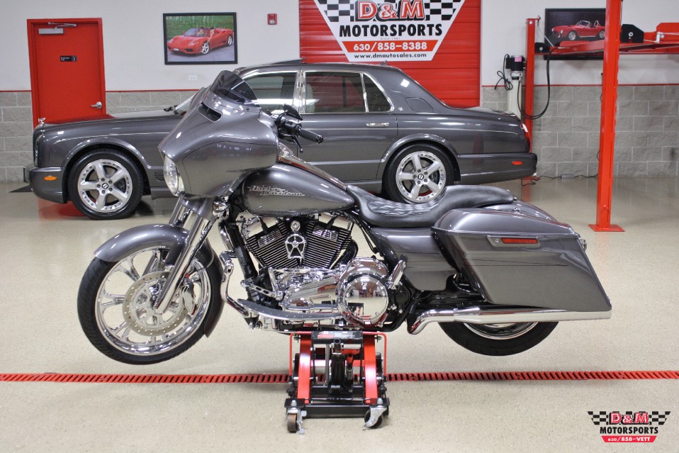 charcoal pearl street glide